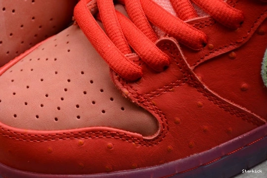 "Strawberry SB Cough" CW7093 600 Nike High Dunk - 0322